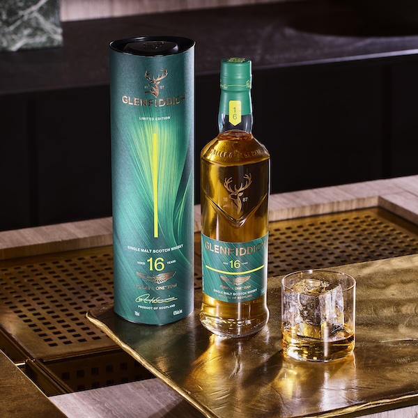 The Flag Off on Glenfiddich x Aston Martin Formula One™ Team 16 Year Old Limited Edition Release No.2